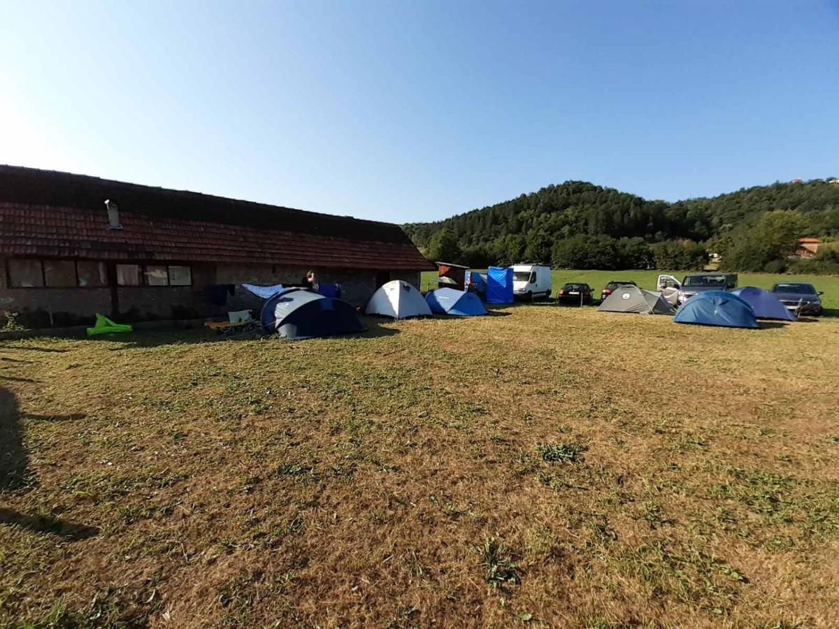 Dragacevska Avlija - Camp 호텔 Guča 외부 사진