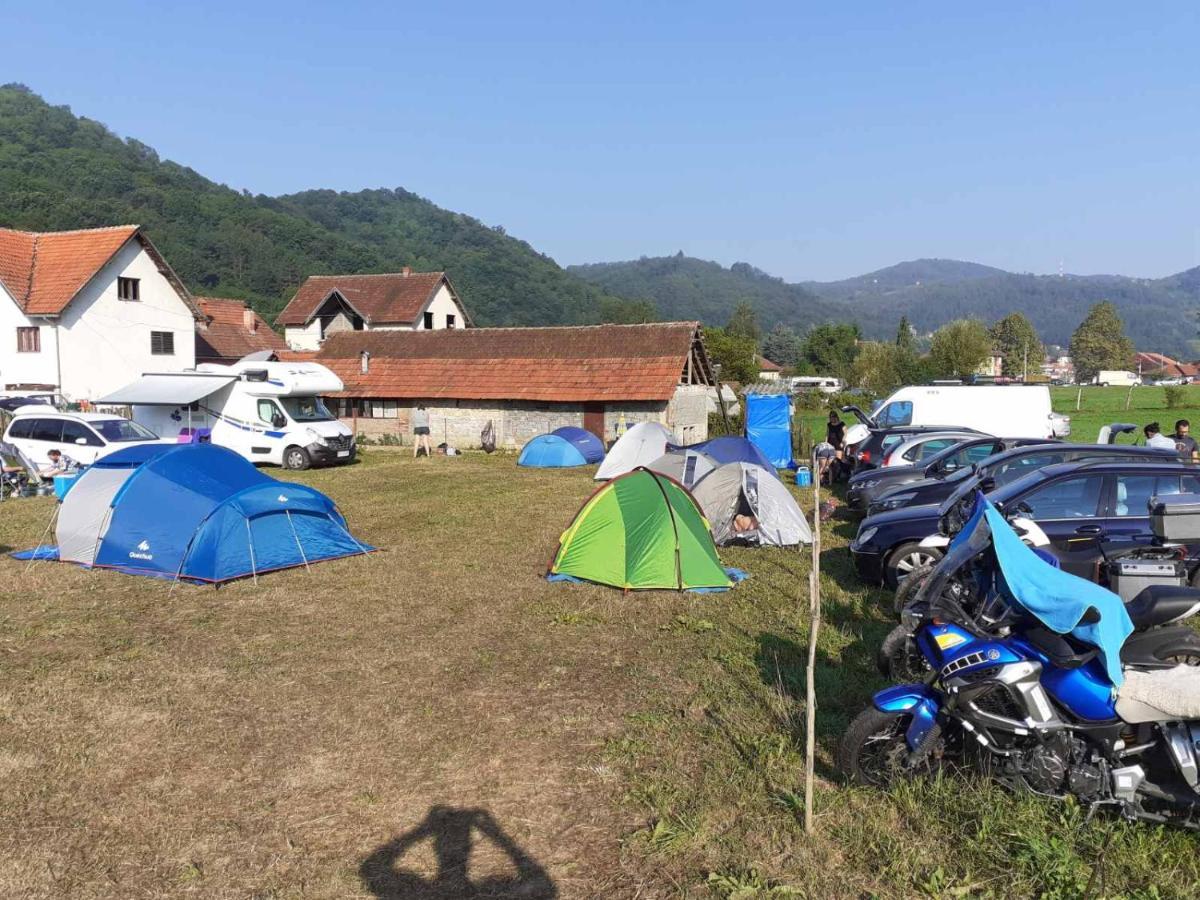 Dragacevska Avlija - Camp 호텔 Guča 외부 사진