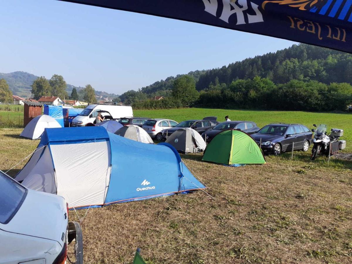 Dragacevska Avlija - Camp 호텔 Guča 외부 사진